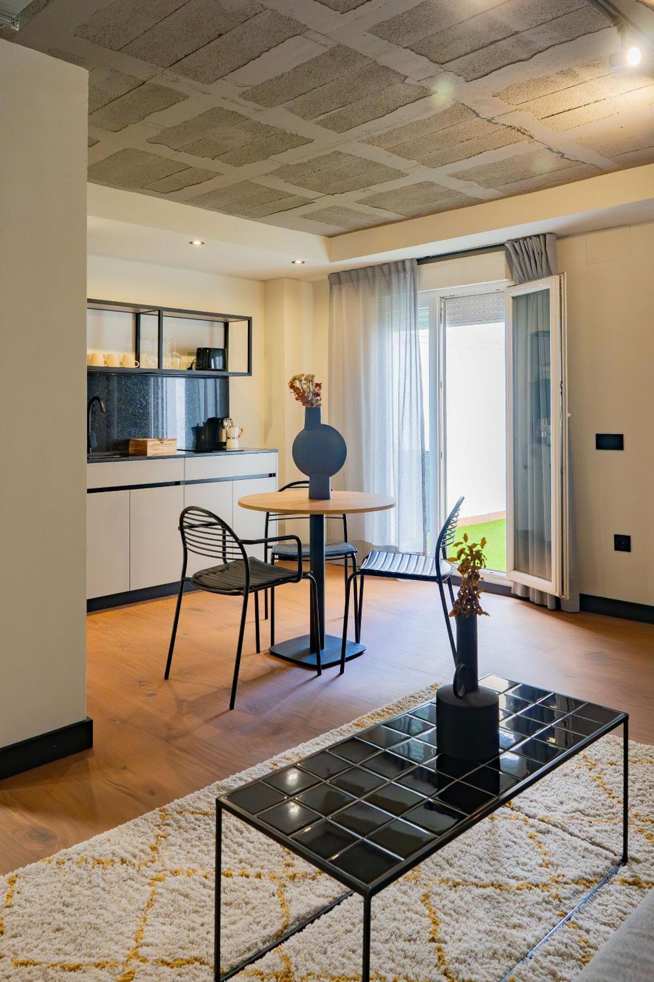Bubu Apartments By Charming Stay *